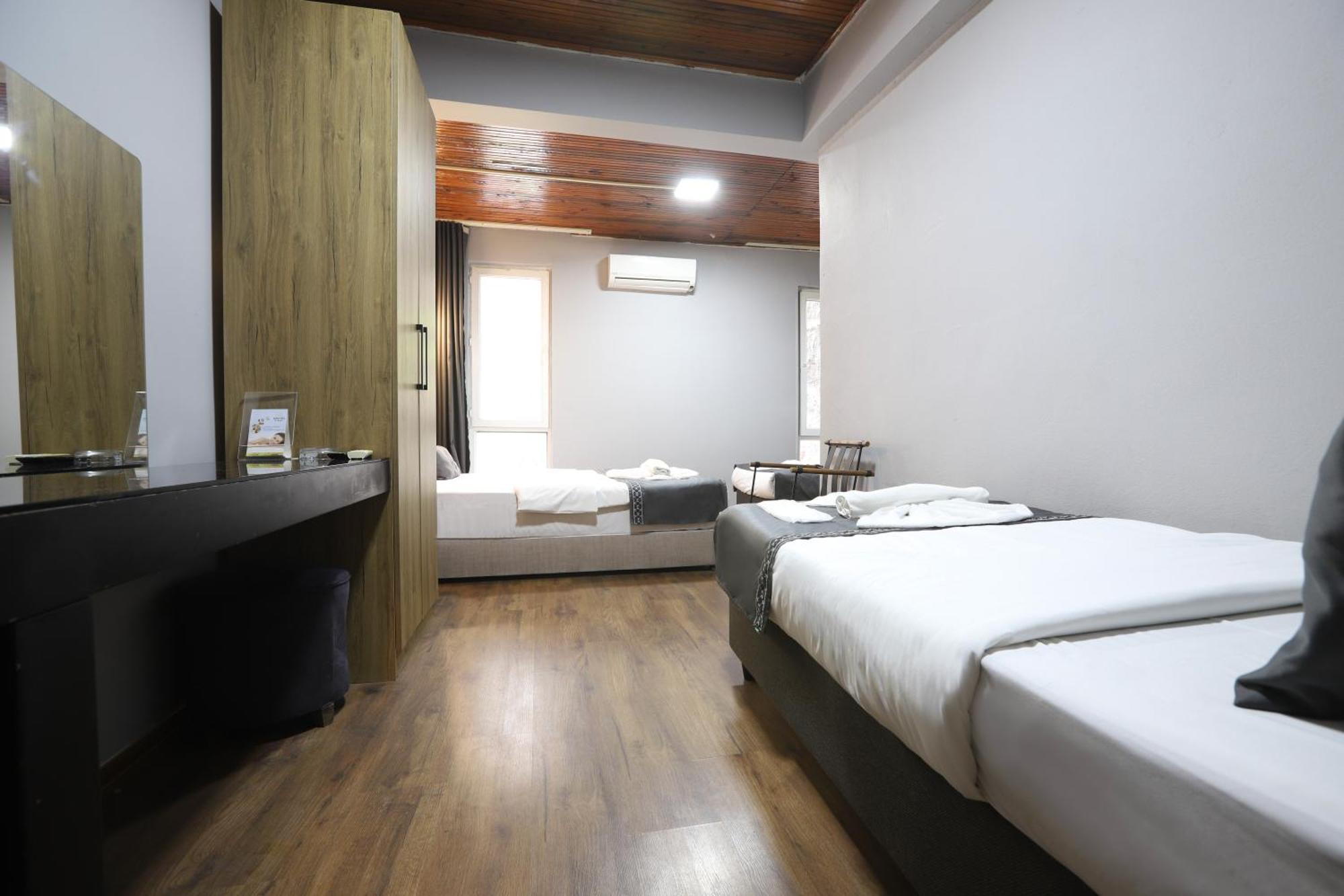 La Pera Suites Istanbul Exterior photo